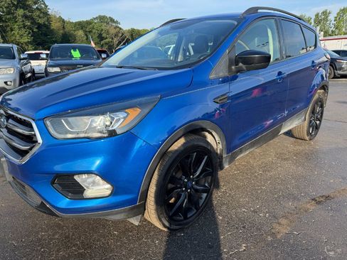 Used 2018 Ford Escape SE w/ SE Sport Appearance Package AWD/4WD image 9