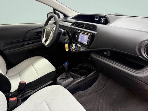 Used 2016 Toyota Prius C One image 19