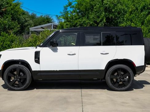 New 2026 Land Rover Defender 110 X-Dynamic SE AWD/4WD image 16