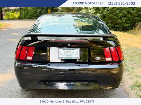 Used 2004 Ford Mustang Coupe RWD image 4