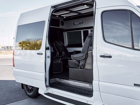 Used 2019 Mercedes-Benz Sprinter 144 image 77