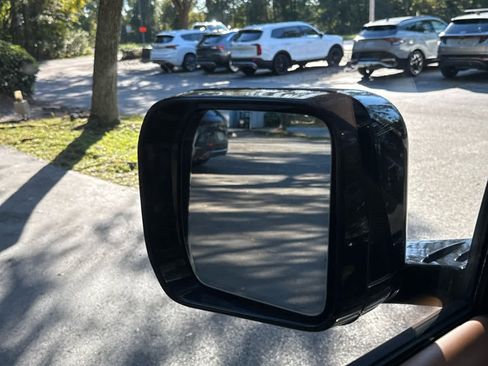 Used 2023 Land Rover Defender 130 X image 23