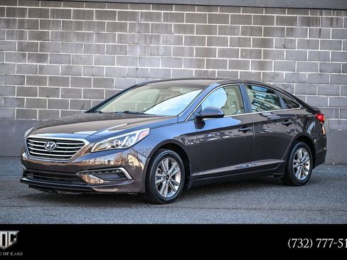 Used 2015 Hyundai Sonata SE image 1