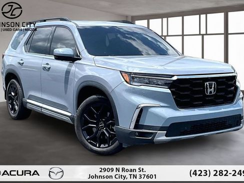 Used 2025 Honda Pilot Elite image 12