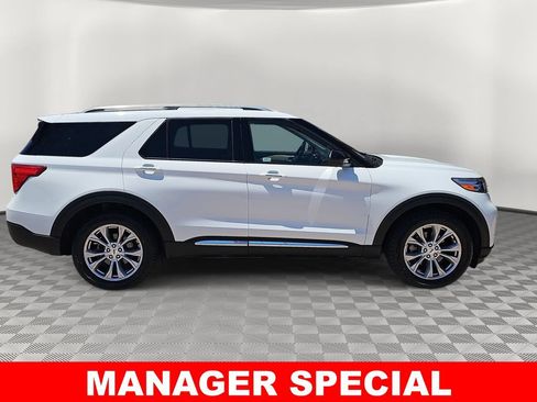 Used 2023 Ford Explorer Limited AWD/4WD image 2