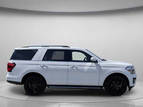Used 2023 Ford Expedition Limited AWD/4WD image 9