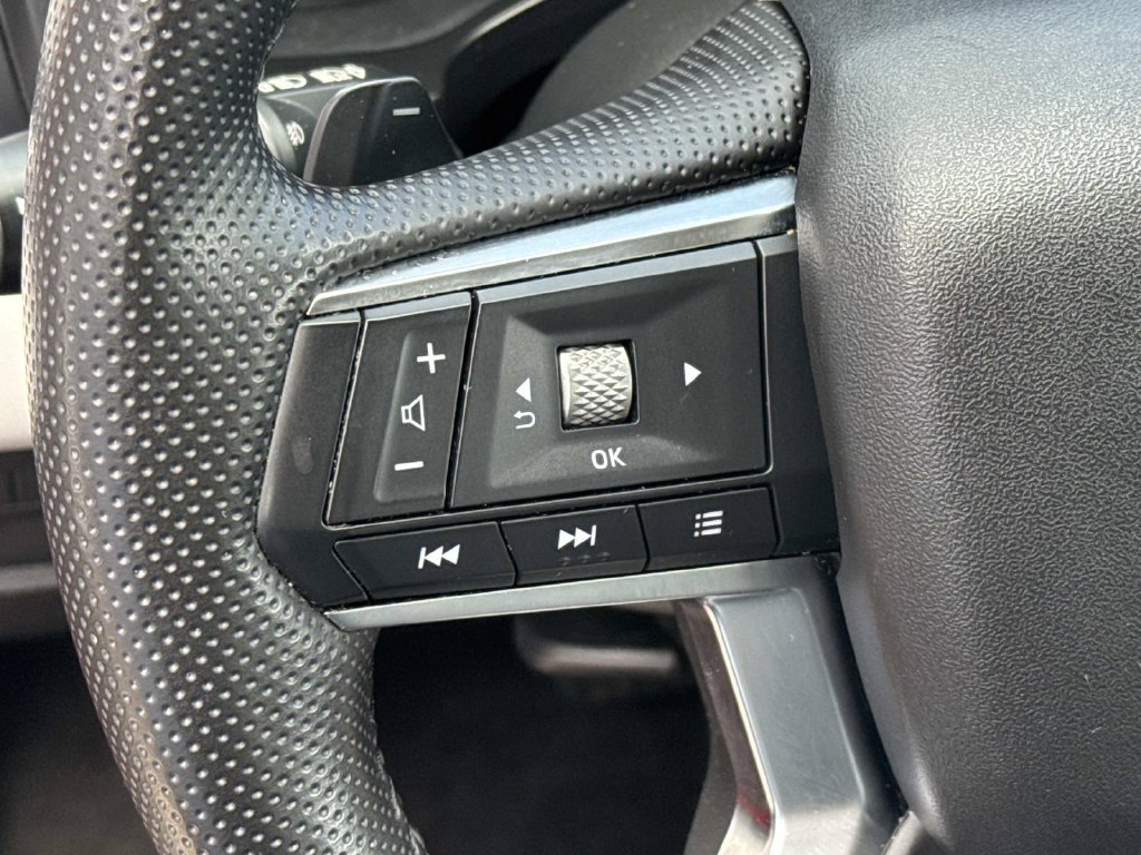 Used 2025 Mitsubishi Outlander AWD image 23
