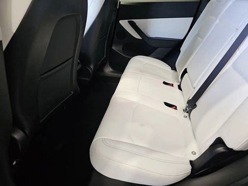 Used 2021 Tesla Model Y Long Range AWD/4WD image 12