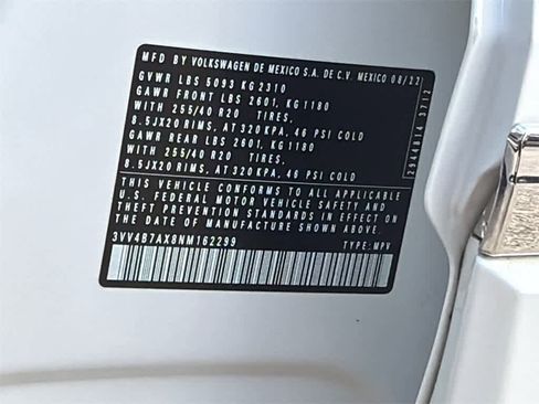 Used 2022 Volkswagen Tiguan SEL R-Line image 34