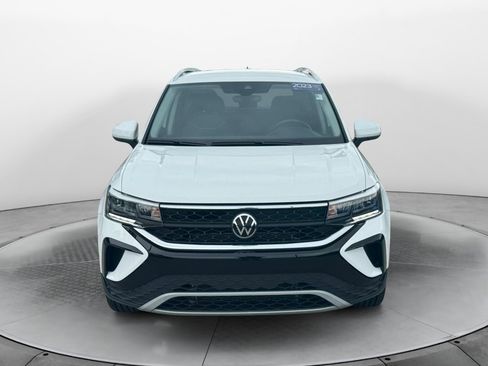 Certified 2023 Volkswagen Taos SE AWD/4WD image 2