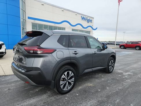 Used 2023 Nissan Rogue SV w/ SV Premium Package image 2