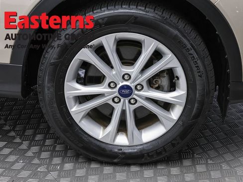 Used 2018 Ford Escape SE w/ SE Sync 3 Package AWD/4WD image 31
