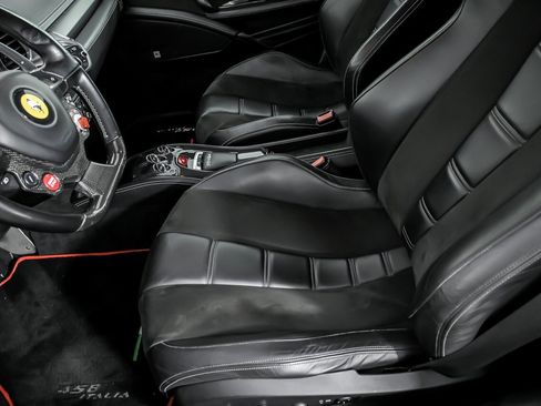 Used 2010 Ferrari 458 Italia image 21