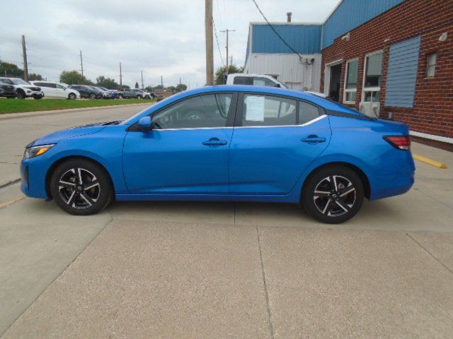Used 2024 Nissan Sentra SV FWD image 2