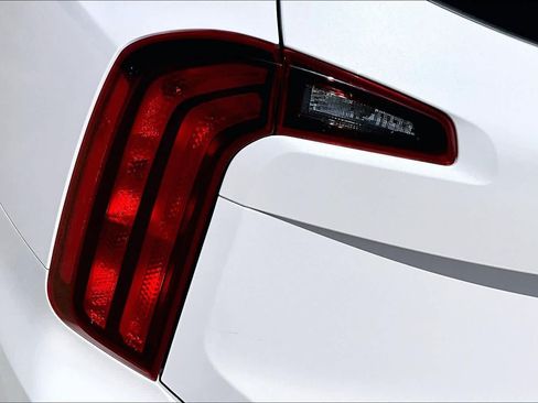 Used 2025 Kia Telluride S FWD image 23