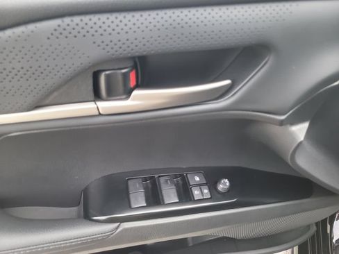 Used 2025 Toyota Camry XSE FWD image 17