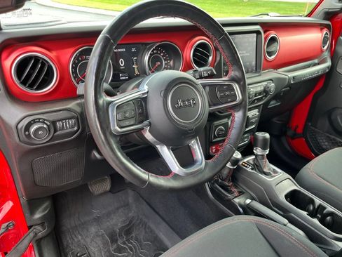 Used 2021 Jeep Wrangler Unlimited Rubicon AWD/4WD image 2