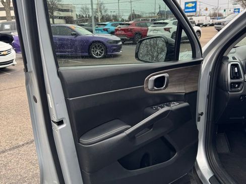 Used 2021 Kia Sorento EX image 13