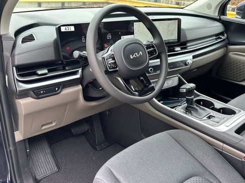 New 2026 Kia Carnival LX image 17