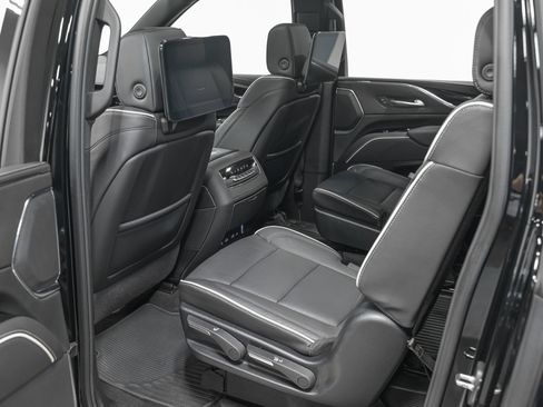 Used 2024 Cadillac Escalade ESV Sport w/ Touring Package AWD/4WD image 27