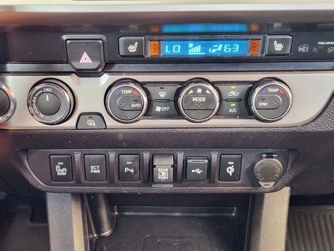 Used 2023 Toyota Tacoma Limited AWD/4WD image 19