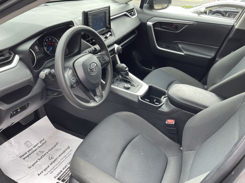 Certified 2022 Toyota RAV4 LE AWD/4WD image 9
