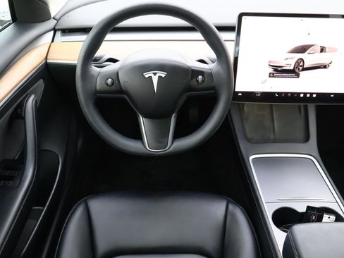 Used 2023 Tesla Model 3 Standard Range image 8