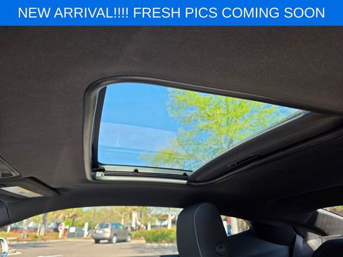 Used 2021 Chevrolet Camaro LT w/ RS Package image 15