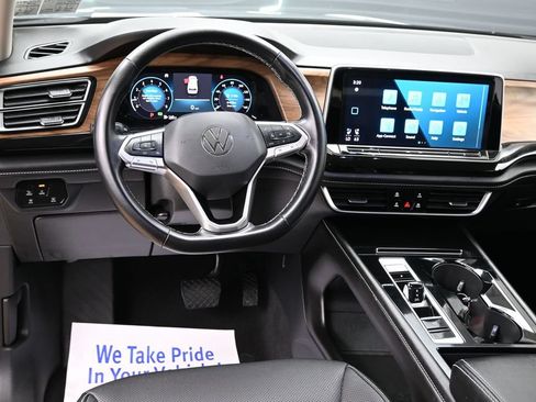 Used 2025 Volkswagen Atlas SE FWD image 31
