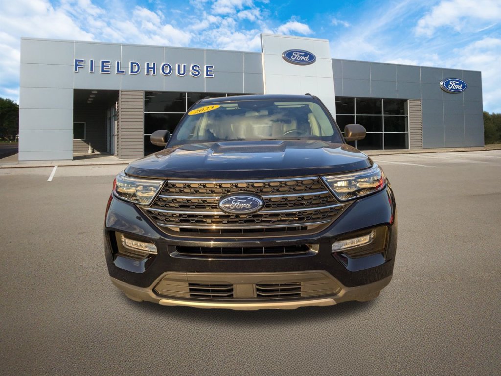 Used 2023 Ford Explorer XLT w/ Equipment Group 202A AWD/4WD image 8