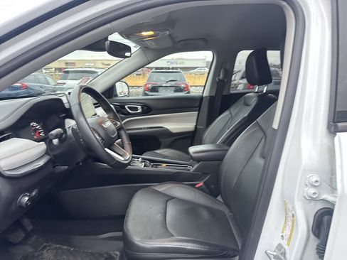 Used 2022 Jeep Compass Limited image 12