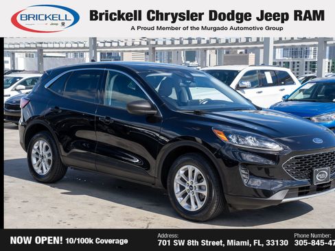 Used 2022 Ford Escape SE image 3