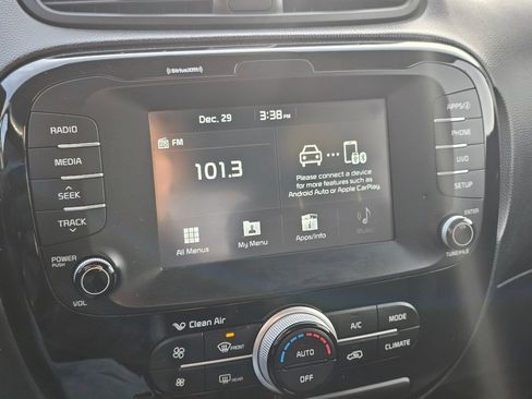 Used 2019 Kia Soul ! image 8