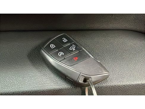 Used 2024 GMC Sierra 2500 AT4 image 18