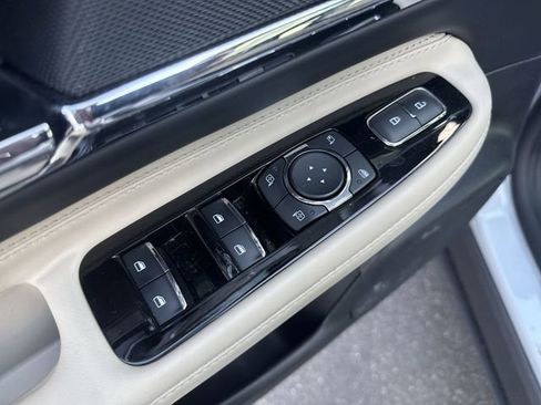 Used 2025 Lincoln Corsair Grand Touring w/ Equipment Group 302A image 17