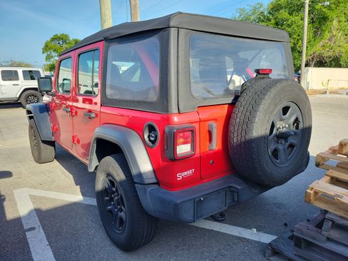 Used 2020 Jeep Wrangler Unlimited Sport image 4