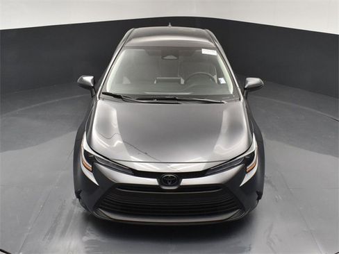 Used 2025 Toyota Corolla LE image 40