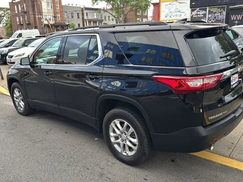 Used 2021 Chevrolet Traverse LT image 5