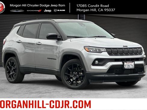 Used 2022 Jeep Compass Altitude image 1