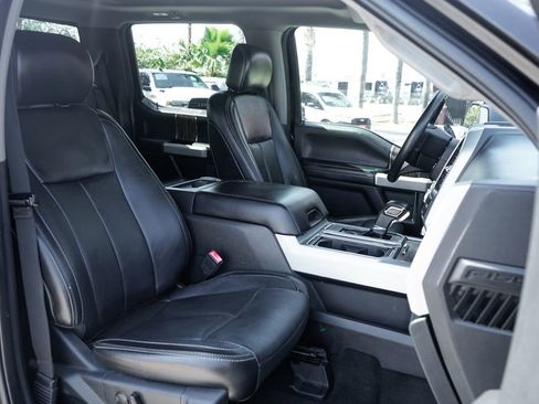 Used 2019 Ford F150 Lariat w/ Equipment Group 502A Luxury AWD/4WD image 41
