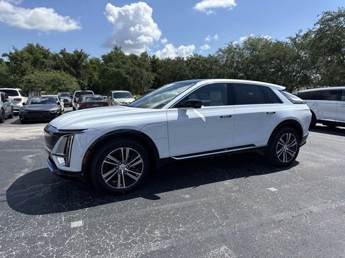 New 2026 Cadillac Lyriq Luxury RWD image 7