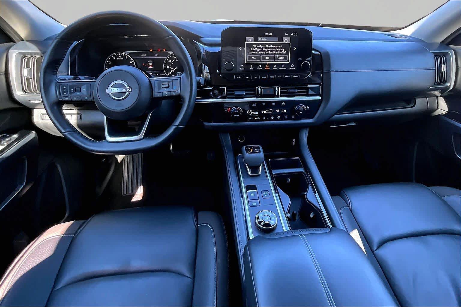 Used 2025 Nissan Pathfinder SL AWD/4WD image 16