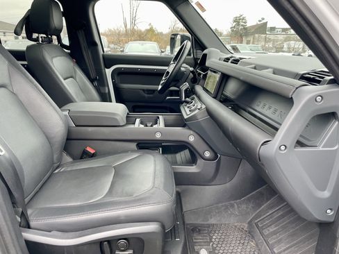 Used 2024 Land Rover Defender 110 X-Dynamic SE image 13