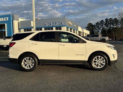 Used 2020 Chevrolet Equinox LS w/ LS Convenience Package image 11