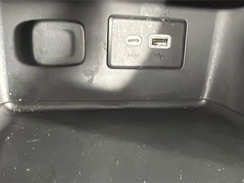 Used 2023 GMC Acadia SLE w/ Driver Convenience Package image 31