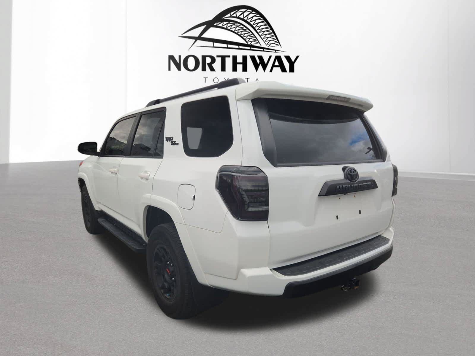 Used 2024 Toyota 4Runner TRD Off-Road Premium w/ Moonroof Package AWD/4WD image 5