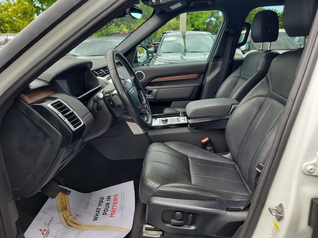 Used 2018 Land Rover Discovery HSE AWD/4WD image 24