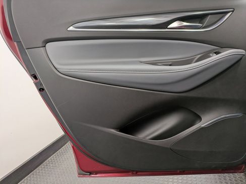 Used 2019 Buick Enclave Essence image 21