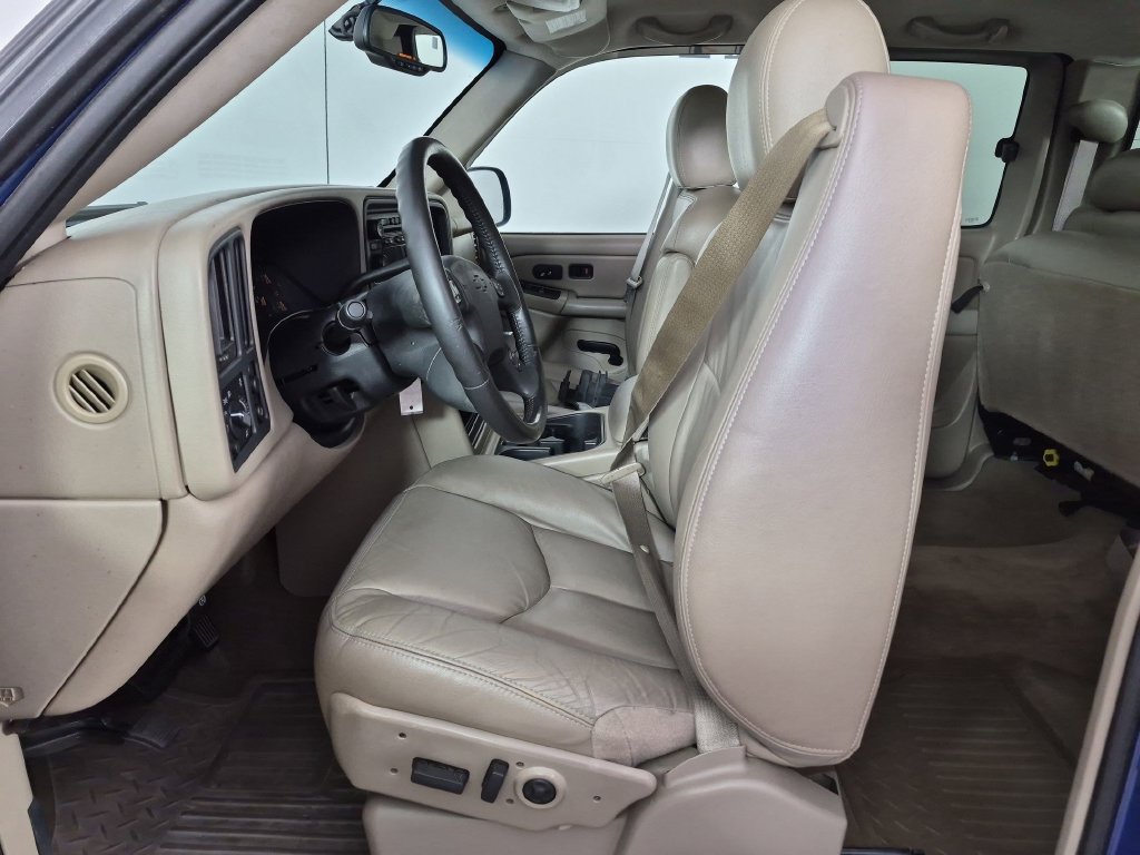 Used 2004 Chevrolet Silverado 1500 LT w/ Light Duty Power Package RWD image 16