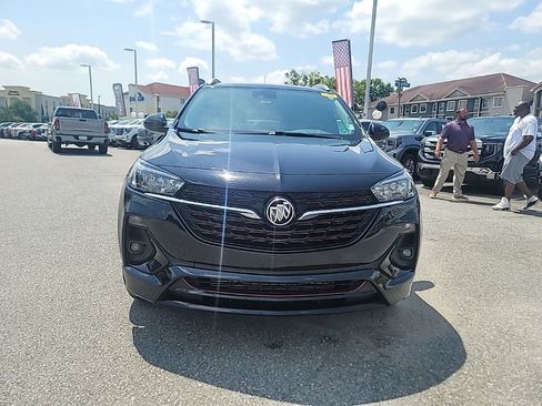 Used 2022 Buick Encore GX Select w/ Sport Touring Package FWD image 2
